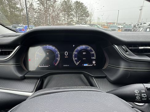 Used 2023 Jeep Grand Cherokee L Laredo image 31