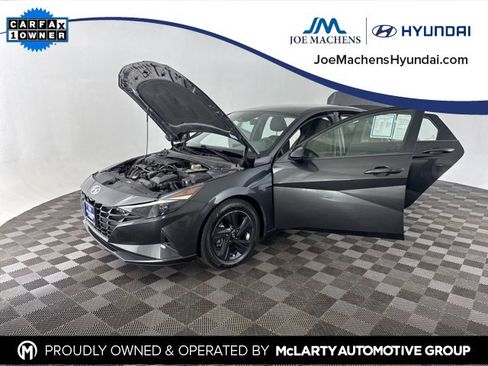 Certified 2022 Hyundai Elantra SEL image 12