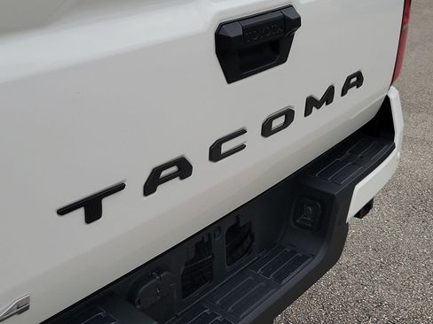 Used 2024 Toyota Tacoma SR5 w/ SR5 Upgrade Package AWD/4WD image 6