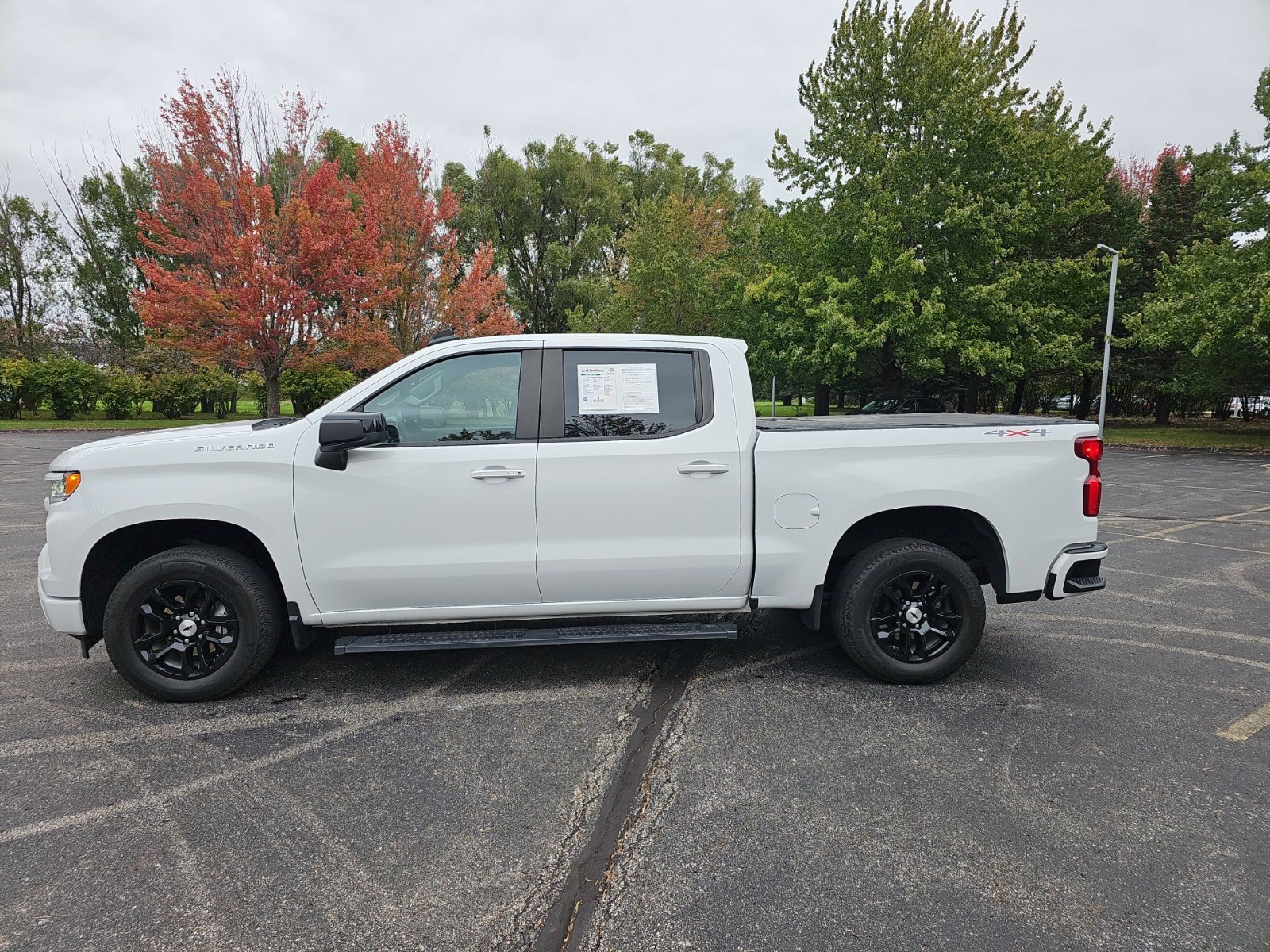 Used 2024 Chevrolet Silverado 1500 RST AWD/4WD image 2