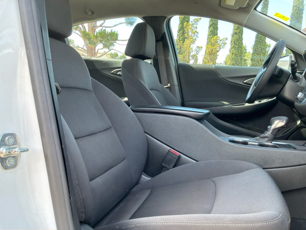 Used 2023 Chevrolet Malibu LT FWD image 21