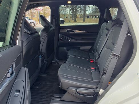 Used 2025 INFINITI QX60 Luxe w/ Black Edition image 12