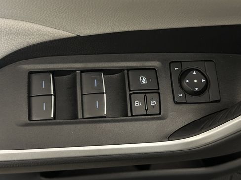 Used 2025 Toyota RAV4 XLE Premium image 36