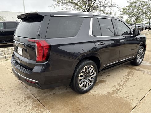 Used 2023 GMC Yukon Denali Ultimate AWD/4WD image 10