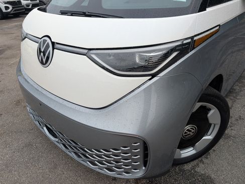 Used 2025 Volkswagen ID. Buzz Pro S Plus RWD image 13