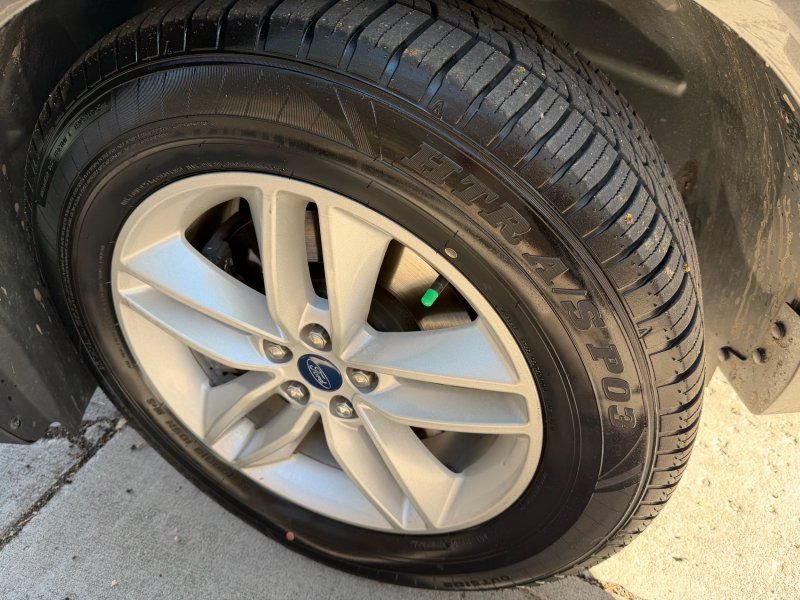 Used 2017 Ford Edge SEL w/ Equipment Group 201A AWD/4WD image 14