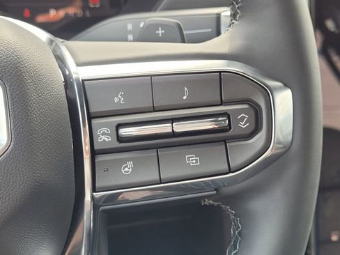 New 2026 GMC Acadia Denali Ultimate w/ LPO, Floor Liner Package AWD/4WD image 19