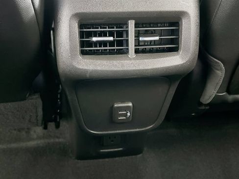 Used 2024 GMC Terrain SLT FWD image 12