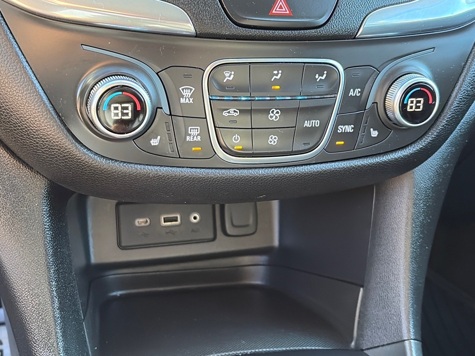 Used 2019 Chevrolet Equinox LT AWD/4WD image 14