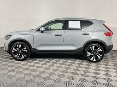 Used 2024 Volvo XC40 B5 Plus image 14