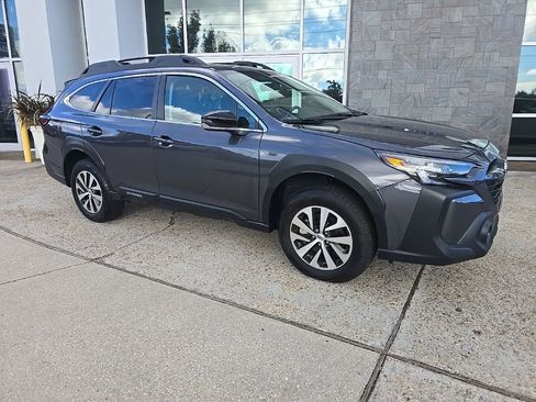 Certified 2025 Subaru Outback Premium image 23