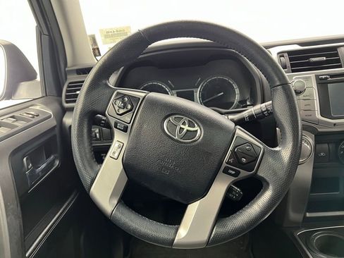 Used 2017 Toyota 4Runner SR5 Premium image 16