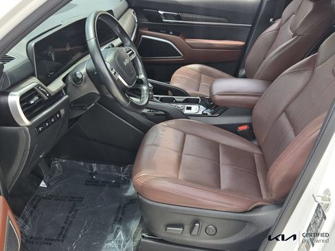 Certified 2024 Kia Telluride EX w/ EX Captain's Chair Package FWD image 10