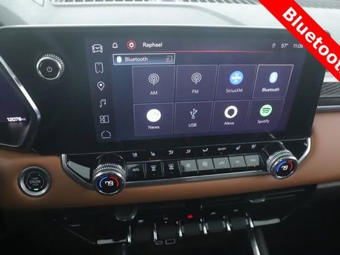 Used 2024 GMC Canyon AT4 w/ AT4 Premium Package image 5