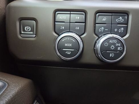 Used 2024 GMC Sierra 2500 Denali w/ Denali Reserve Package AWD/4WD image 19