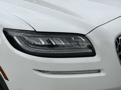 Used 2022 Lincoln Nautilus Reserve w/ Equipment Group 201A FWD image 7
