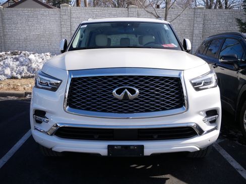Used 2018 INFINITI QX80 4WD w/ Driver Assistance Package image 2