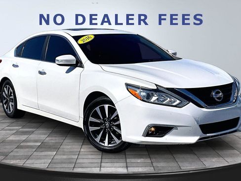 Used 2016 Nissan Altima 2.5 SV w/ Convenience Package FWD image 3