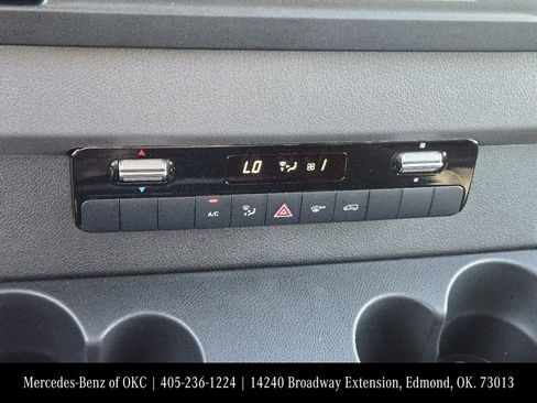 Used 2025 Mercedes-Benz Sprinter 2500 image 19