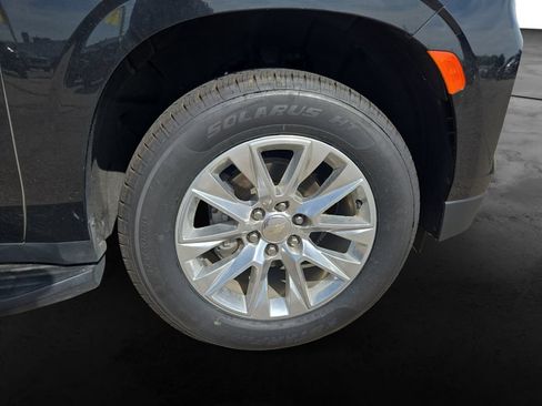 Used 2024 Chevrolet Tahoe Premier AWD/4WD image 12