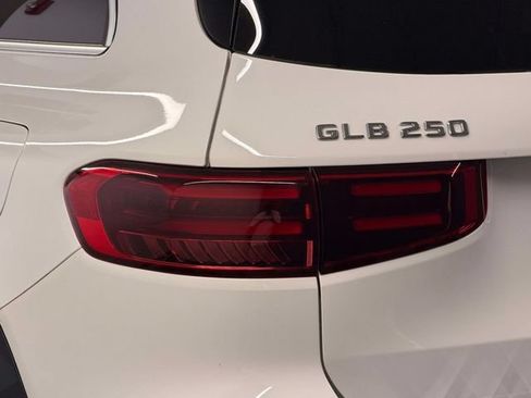 Certified 2024 Mercedes-Benz GLB 250 4MATIC image 10