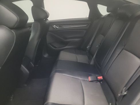 Used 2018 Honda Accord Sport image 18