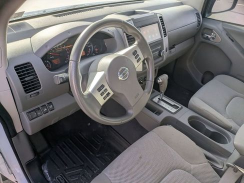 Used 2019 Nissan Frontier SV image 11