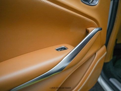 Used 2021 Aston Martin DBX image 39