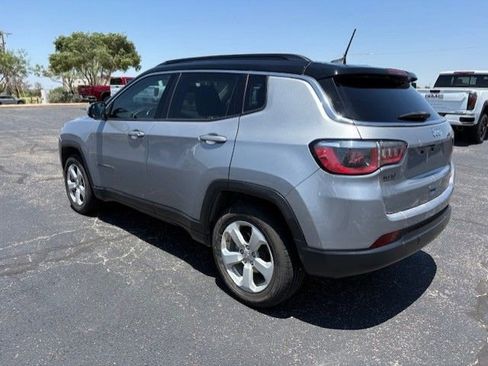 Used 2018 Jeep Compass Latitude w/ Popular Equipment Group FWD image 3
