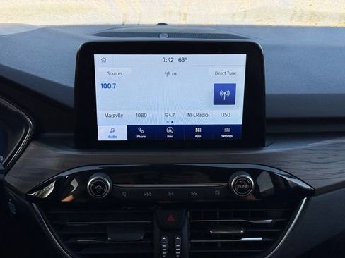 Used 2020 Ford Escape Titanium AWD/4WD image 3