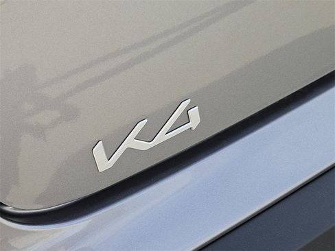 New 2026 Kia K4 LXS image 8