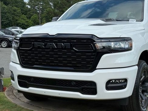 New 2026 RAM 1500 Express AWD/4WD image 10