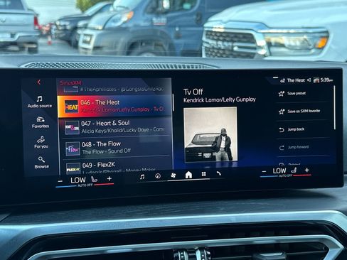 Used 2024 BMW i4 eDrive35 w/ Premium Package image 17