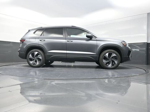 New 2026 Volkswagen Taos SE image 26