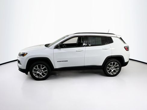 Used 2022 Jeep Compass Latitude AWD/4WD image 8