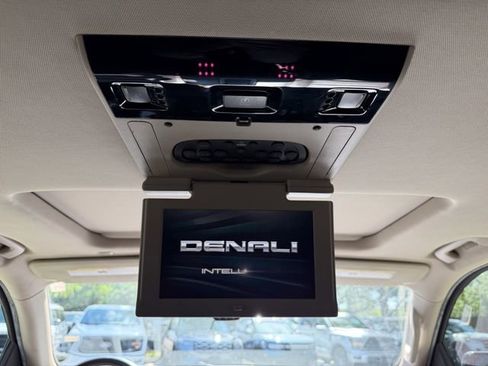 Used 2017 GMC Yukon Denali w/ Open Road Package AWD/4WD image 18