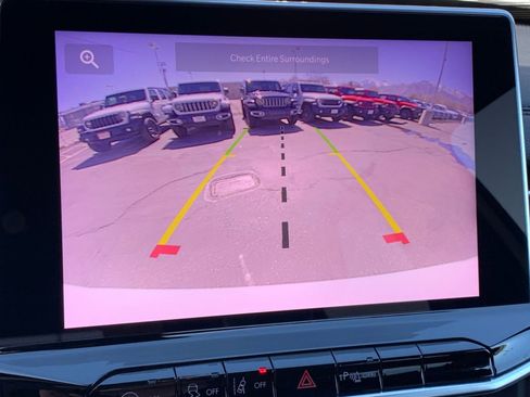 Used 2025 Jeep Compass Limited image 24