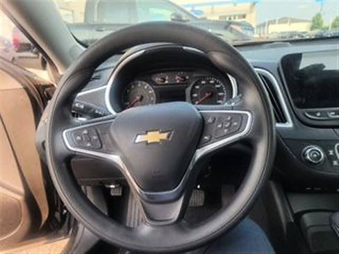 Used 2022 Chevrolet Malibu LS FWD image 9