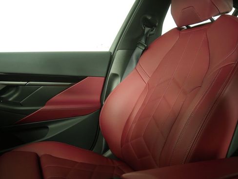 Used 2025 BMW 530i image 24