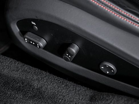 Used 2022 Ferrari F8 Tributo RWD image 30