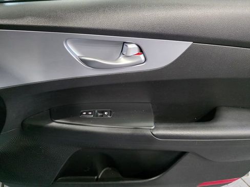 Used 2023 Kia Forte LXS image 13