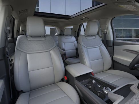 New 2026 Ford Explorer Active w/ Active Comfort Package AWD/4WD image 11