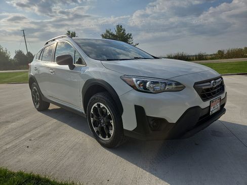Used 2022 Subaru Crosstrek 2.0i image 6