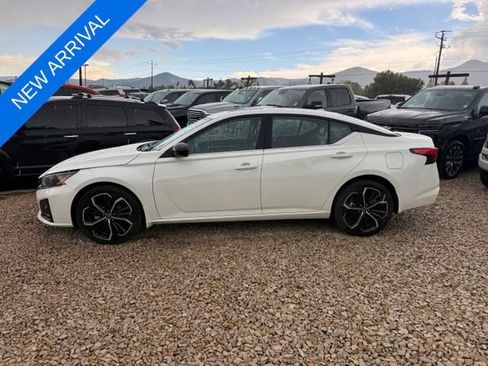 Used 2024 Nissan Altima 2.5 SR w/ SR Premium Package AWD/4WD image 5