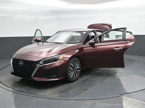 Used 2023 Nissan Altima 2.5 SV image 52