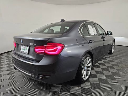 Used 2017 BMW 330i xDrive Sedan image 7