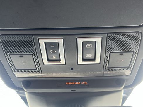 Used 2020 Land Rover Range Rover Evoque SE AWD/4WD image 25