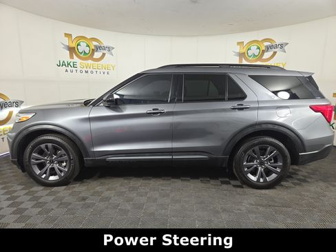 Used 2023 Ford Explorer XLT w/ Equipment Group 202A AWD/4WD image 4