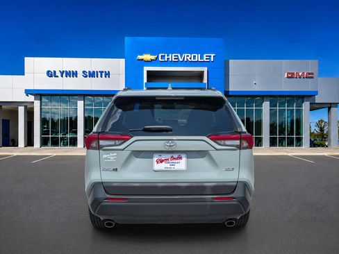Used 2019 Toyota RAV4 XLE FWD image 9