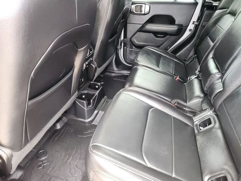 Used 2020 Jeep Gladiator Overland image 34